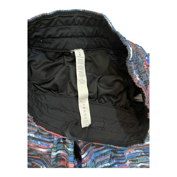 Lululemon Tracker Short V 4" - Picture 9 of 10
